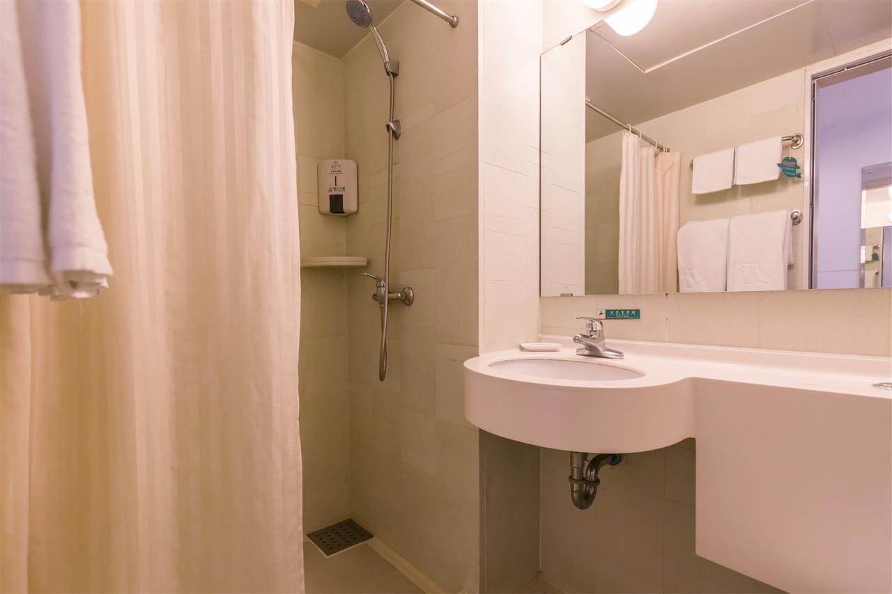 Jinjiang Inn Xianning Yinquan Avenue Hot Spring Hotel Экстерьер фото
